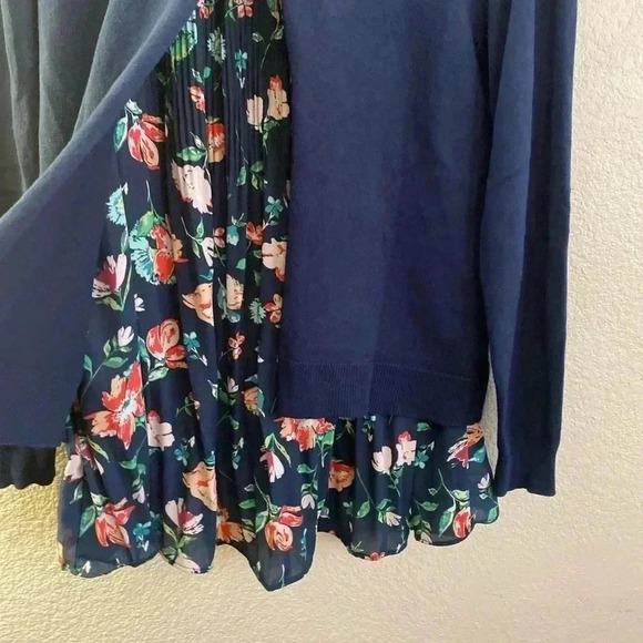 💥Time & Tru Sprint Print Sweater Top M - Picture 6 of 8